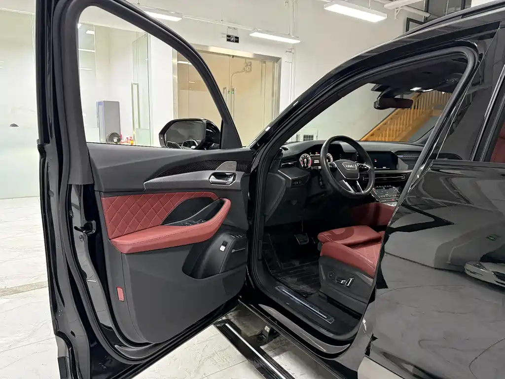Audi Q6 2024 45 TFSI quattro 6 мест