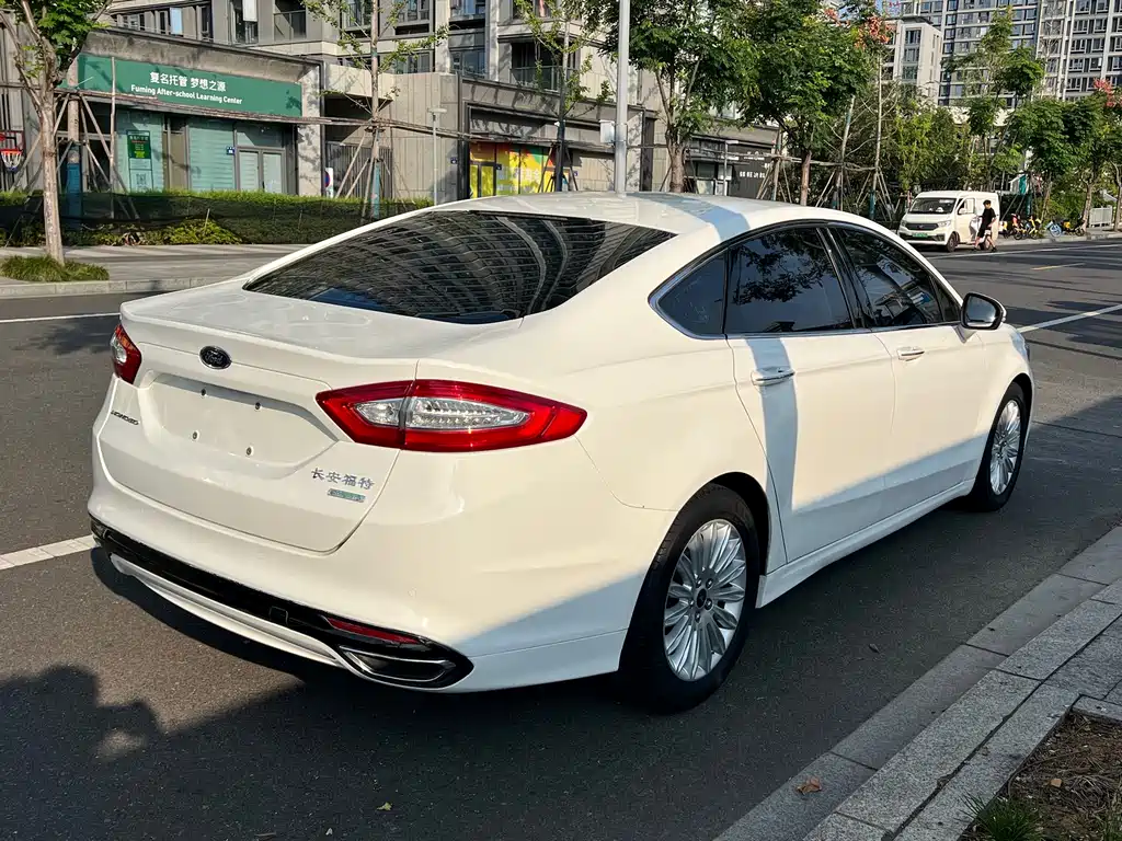 Ford Mondeo — миниатюра 13