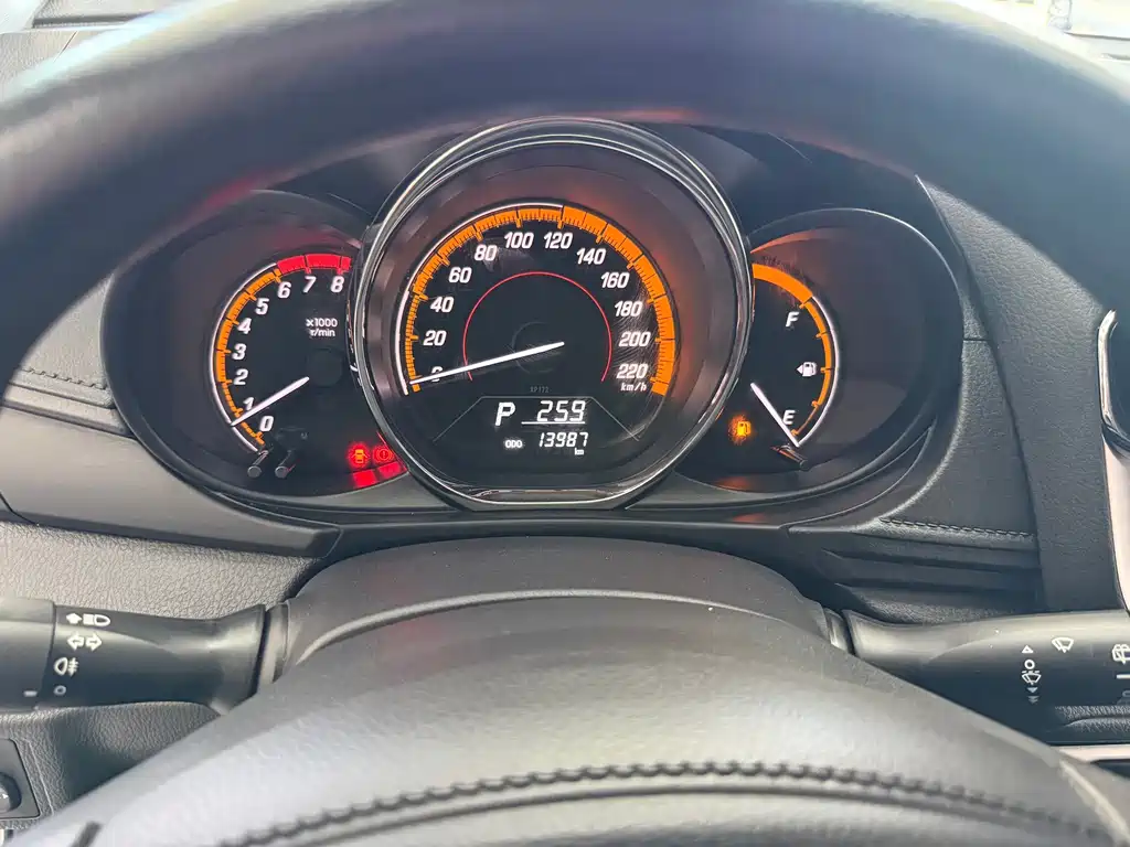 Toyota Yaris L — миниатюра 12