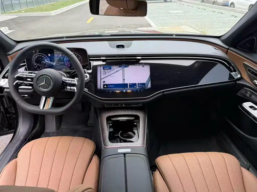 Mercedes-Benz E-Class — миниатюра 2