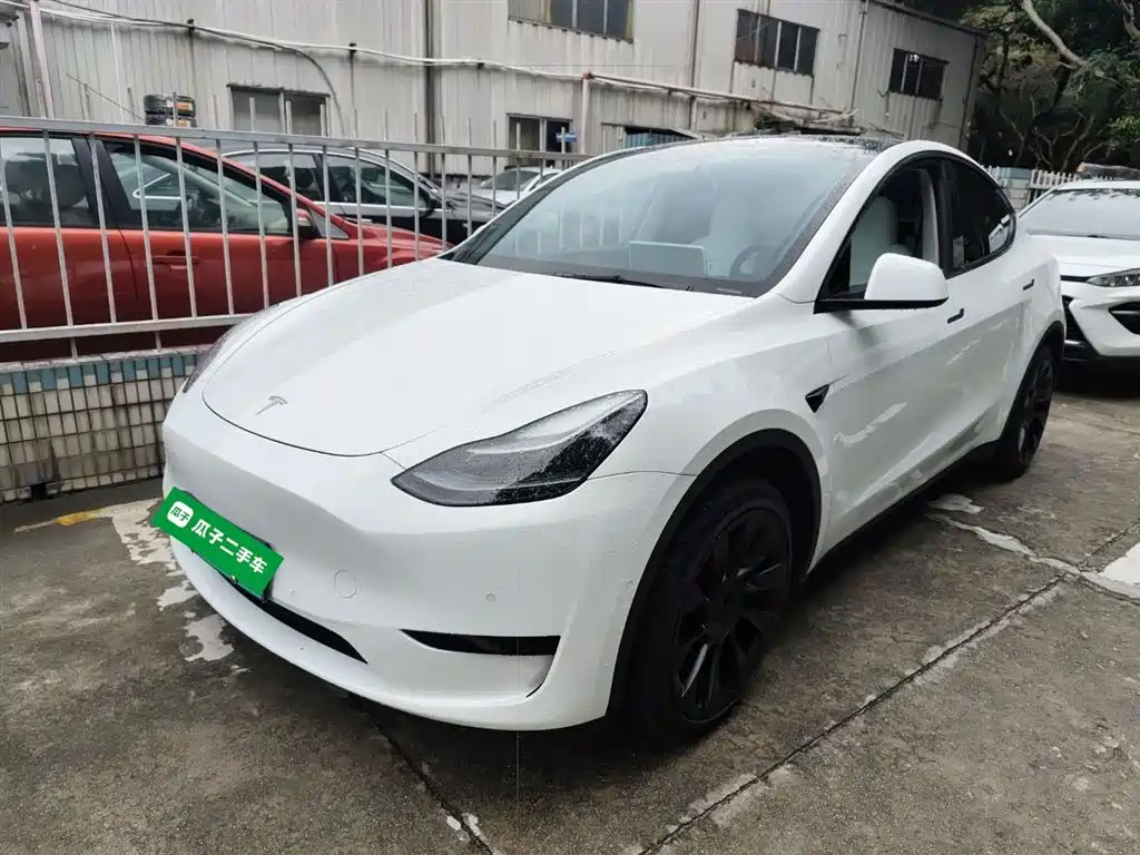 Tesla Model Y 2023