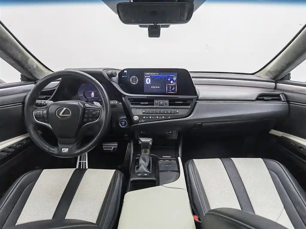 Lexus ES 2021 300h F SPORT