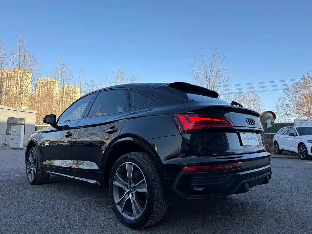 AUDI Q5L SPORTBACK