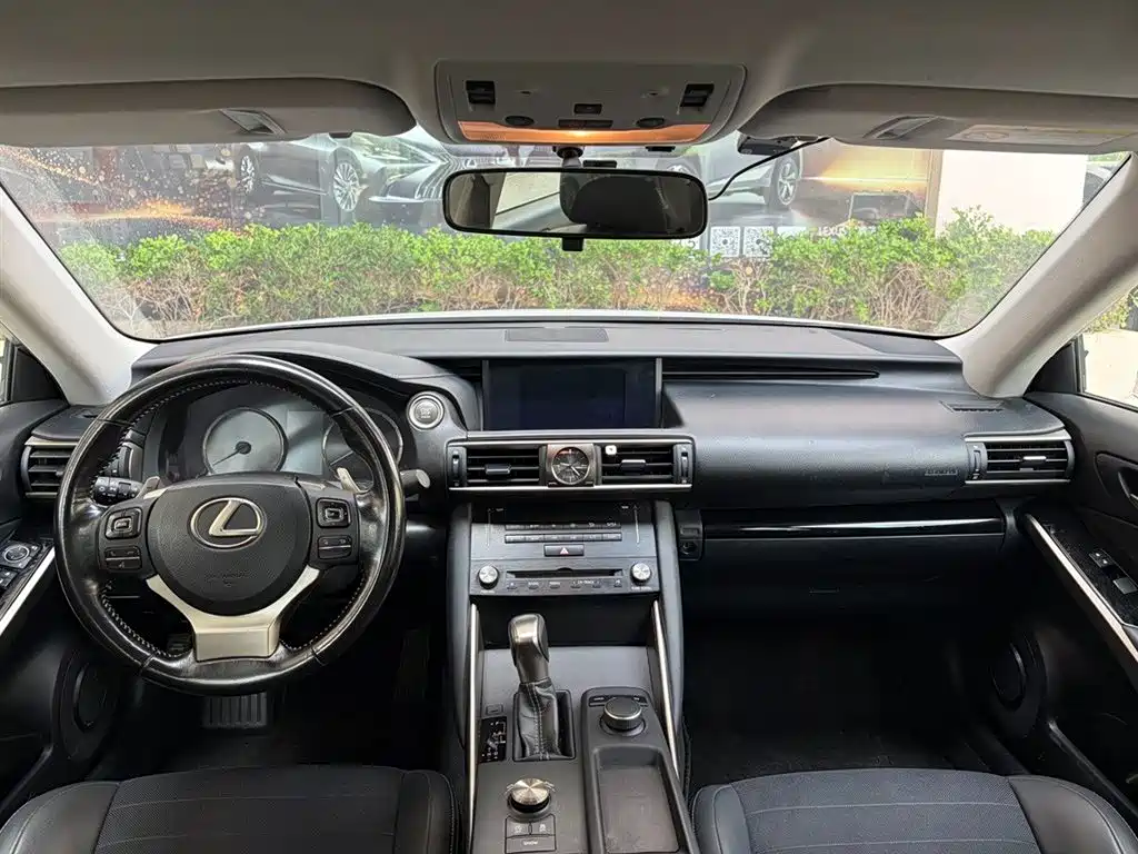 Lexus IS — миниатюра 13