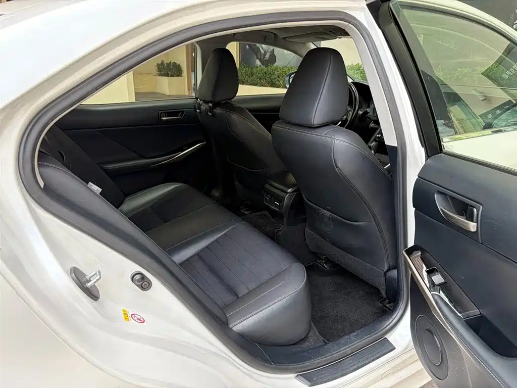 Lexus IS — миниатюра 9