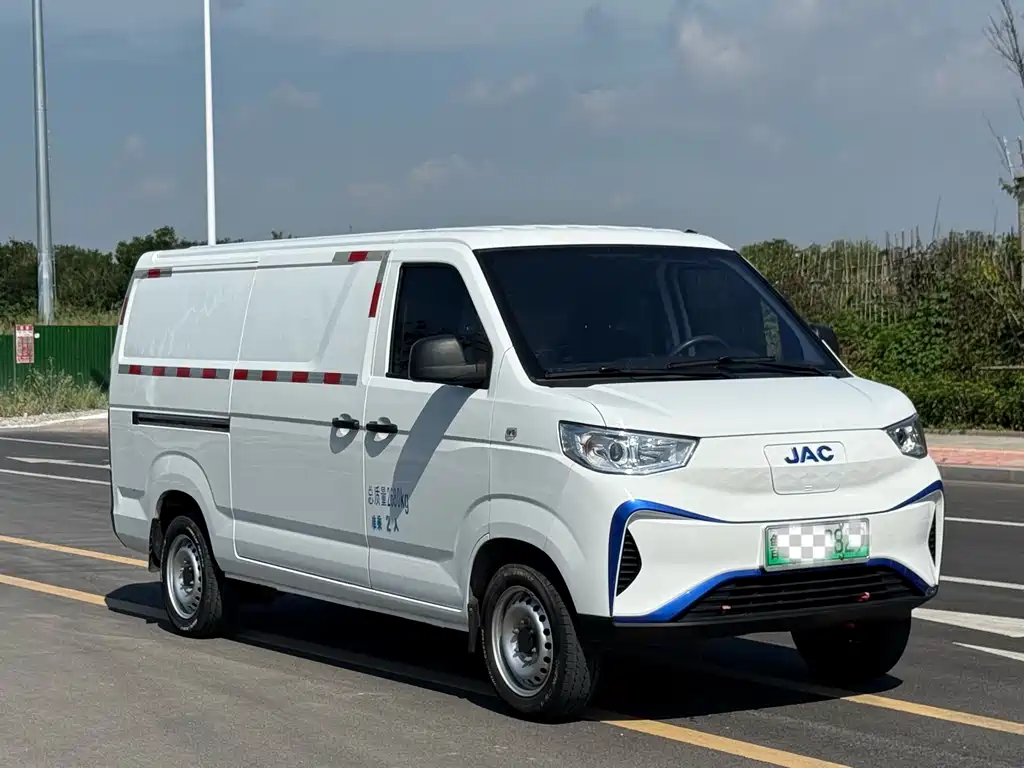 JAC Bluecat — миниатюра 4