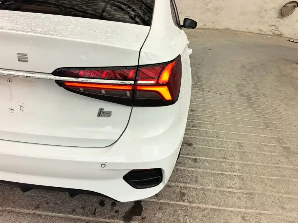 Roewe i5 — миниатюра 8