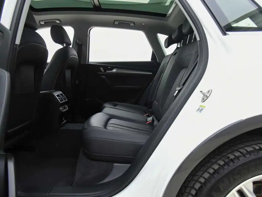 Audi Q5L — миниатюра 8