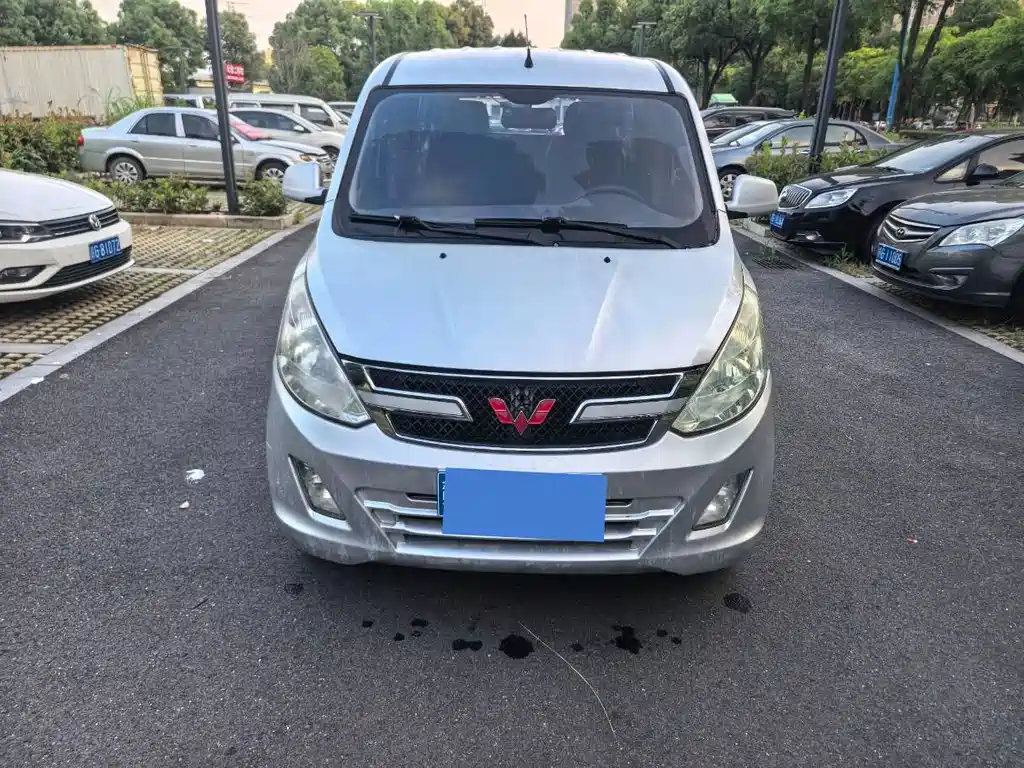 Wuling Rongguang V — миниатюра 2