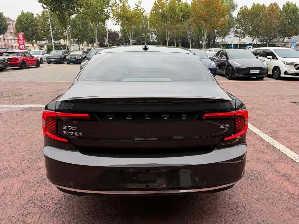 Volvo S90 — миниатюра 5