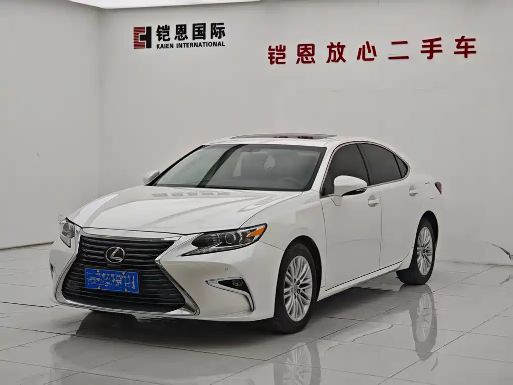 Lexus ES 2016