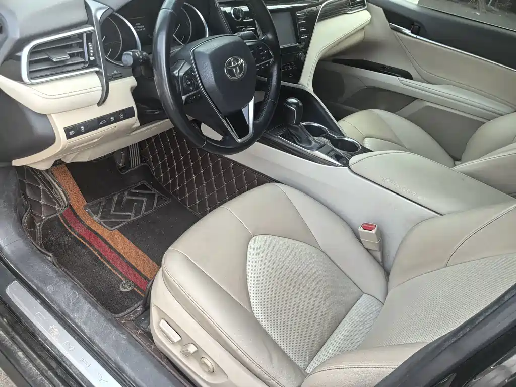 Toyota Camry — миниатюра 8