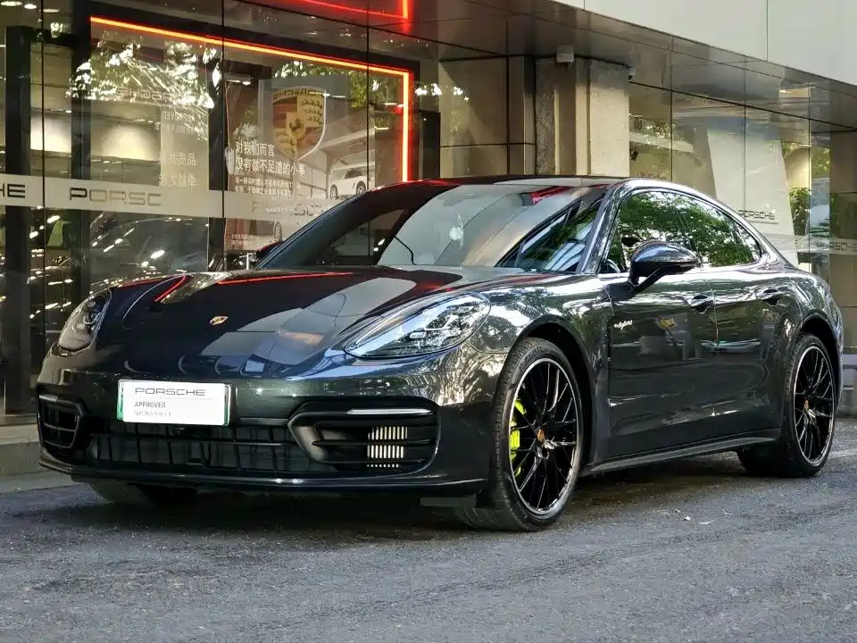 Porsche Panamera Hybrid 2024