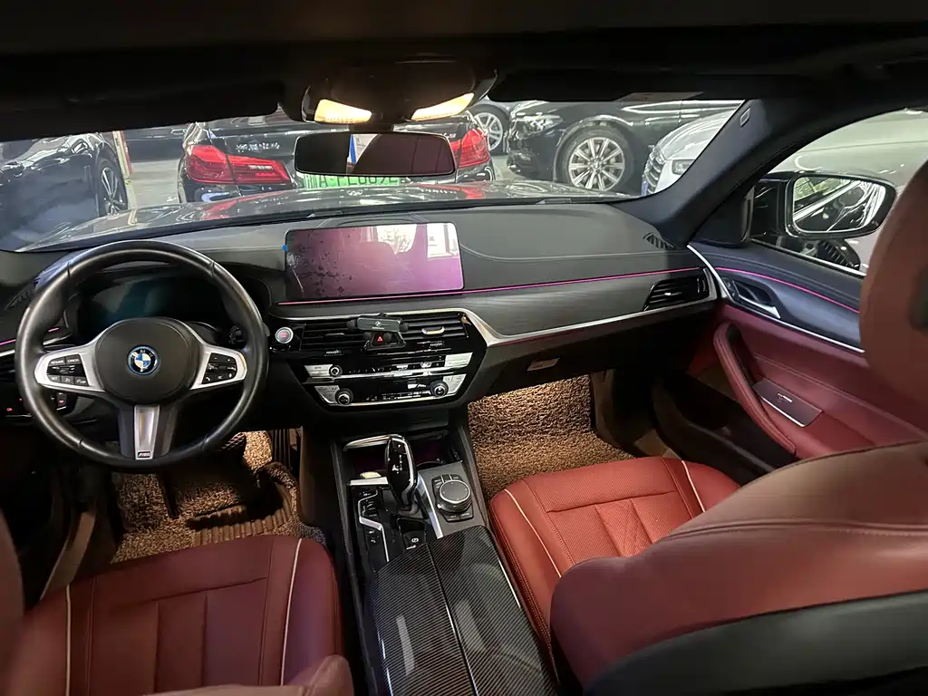 BMW 5 Series New Energy — миниатюра 4