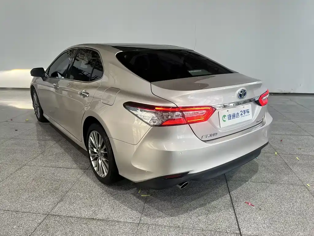 Toyota Camry — миниатюра 15