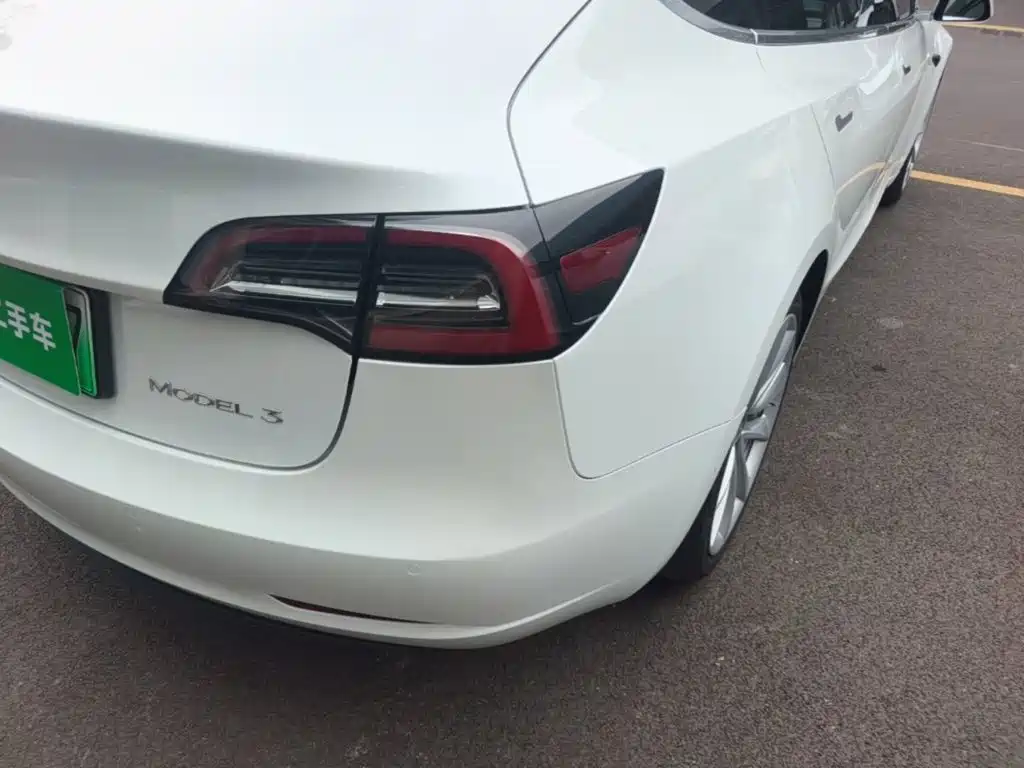 Tesla Model 3 — миниатюра 8