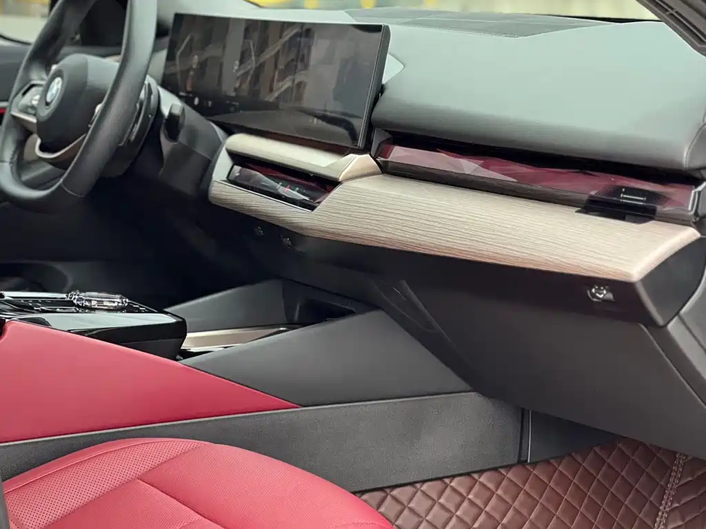 BMW 5 Series — миниатюра 15