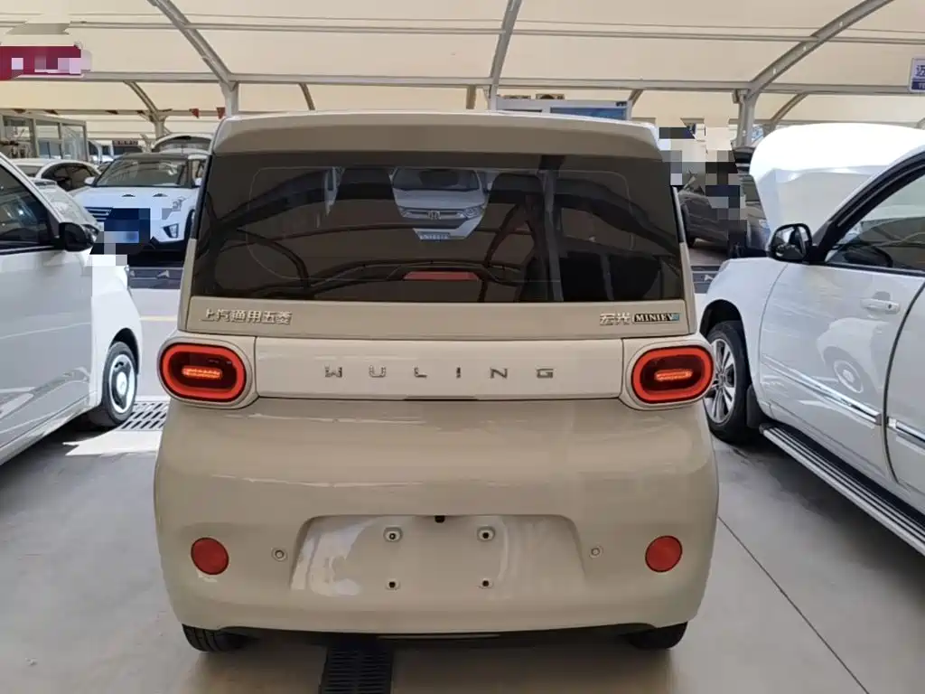 Wuling MINIEV — миниатюра 6