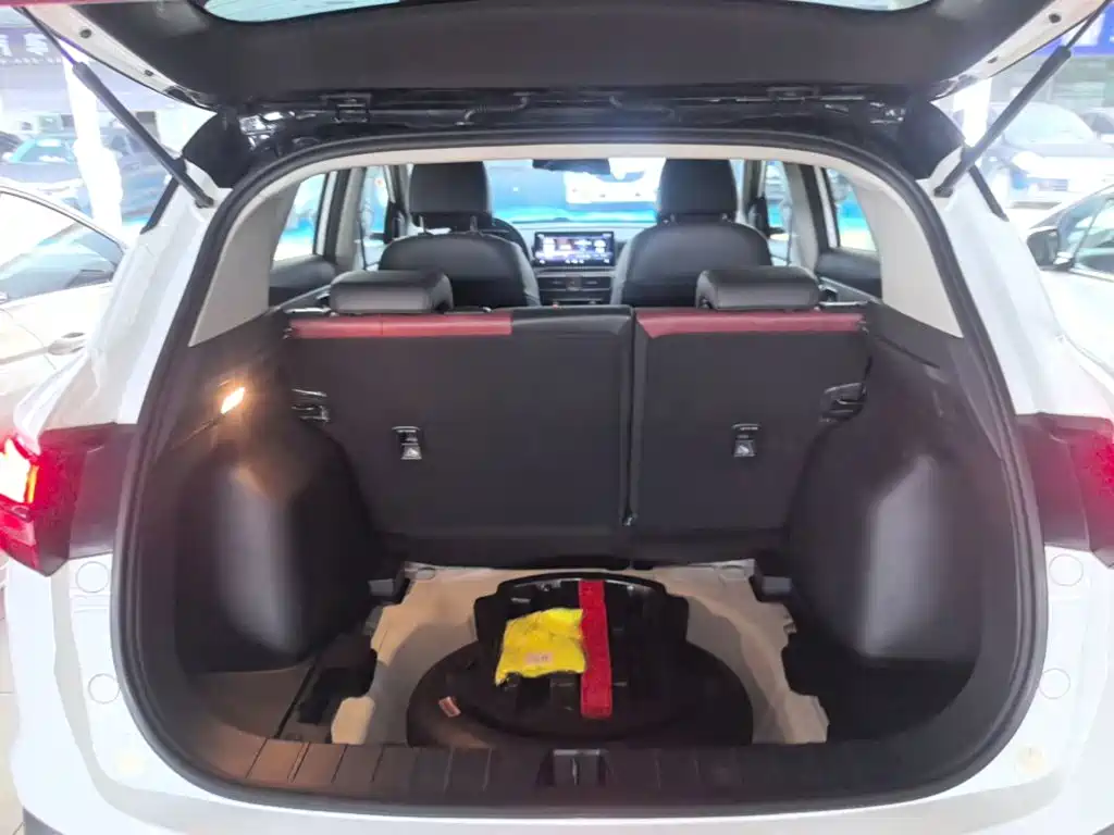 Geely Binyue — миниатюра 19