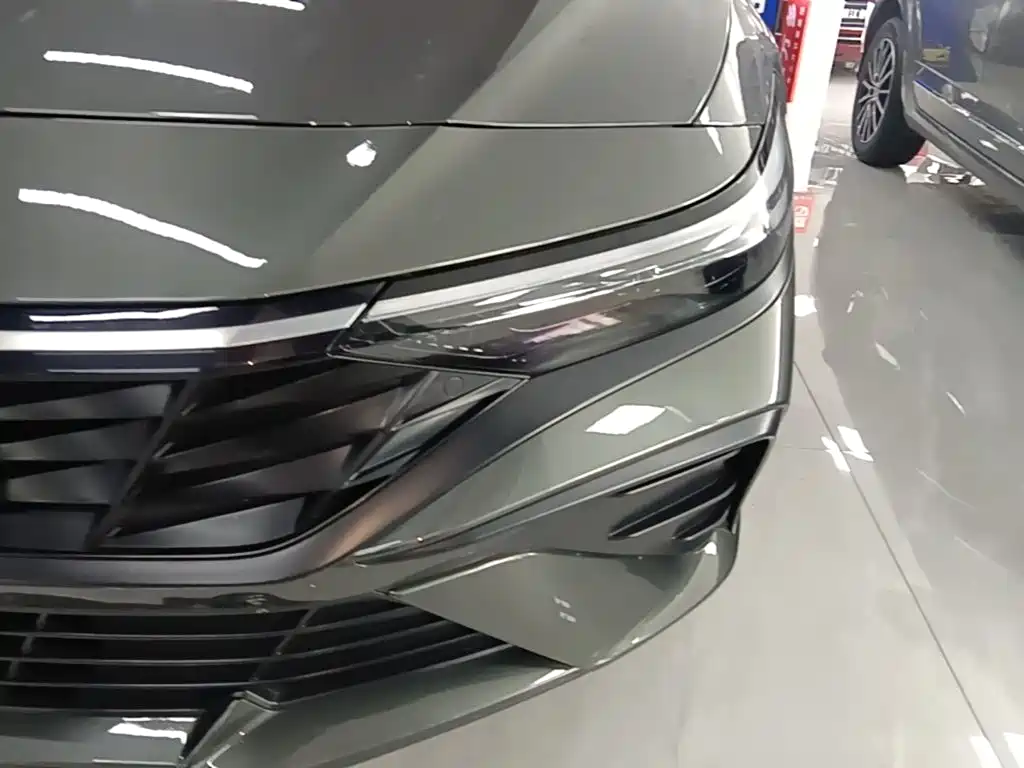 Hyundai Elantra — миниатюра 24