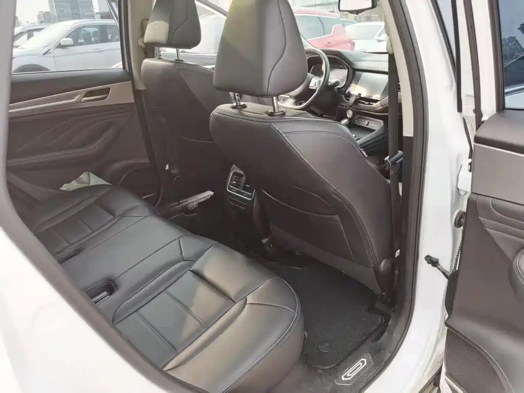 Haval F7 - фото 7