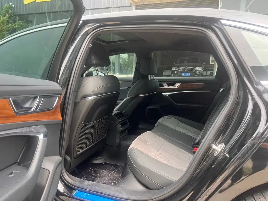 Audi A6L 2023 40 TFSI Luxury