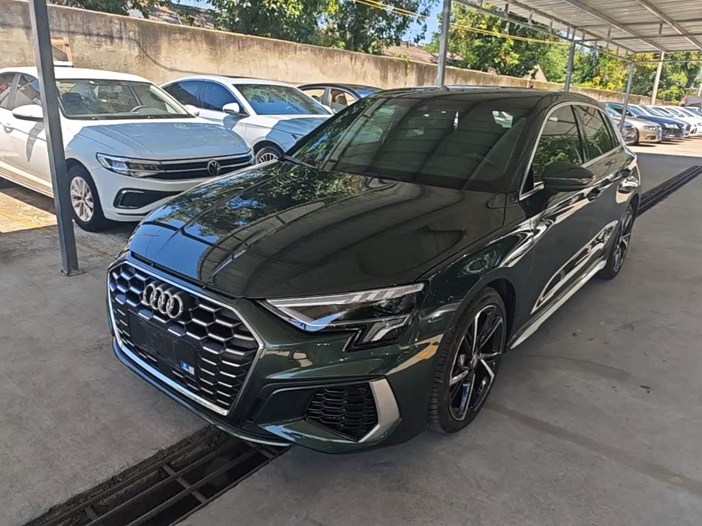 Audi A3 1.4 л 2021 г. Зелёный, пробег 35900 км