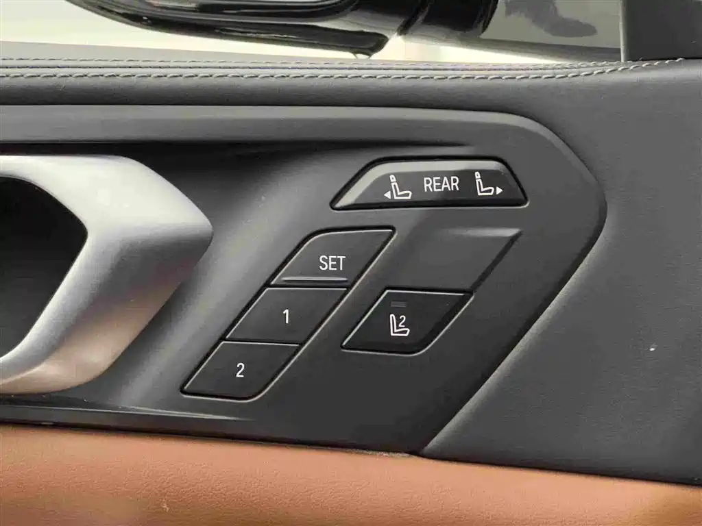 BMW X7 — миниатюра 22