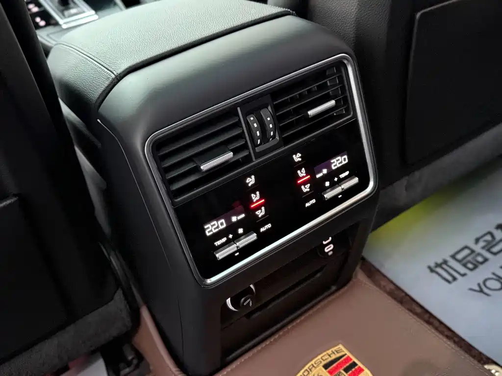 Porsche Cayenne — миниатюра 27
