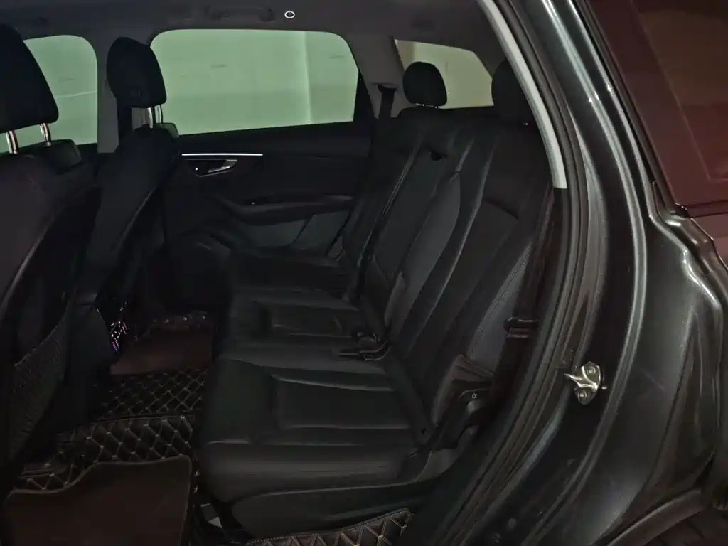 Audi Q7 — миниатюра 18