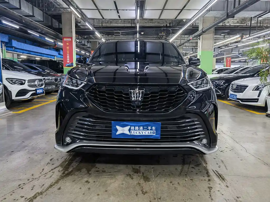 Toyota Crown Kluger — миниатюра 2