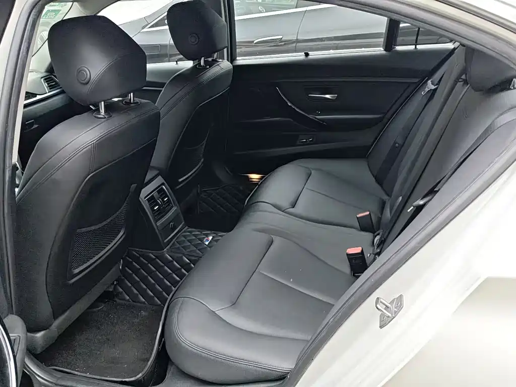 BMW 3 Series — миниатюра 7