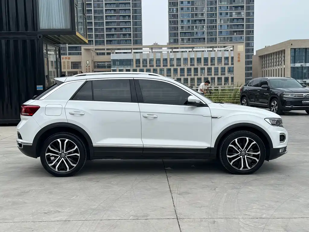 Volkswagen T-Roc — миниатюра 8