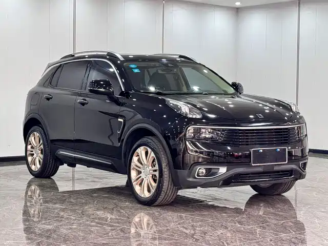 2018 Lynk & Co 01