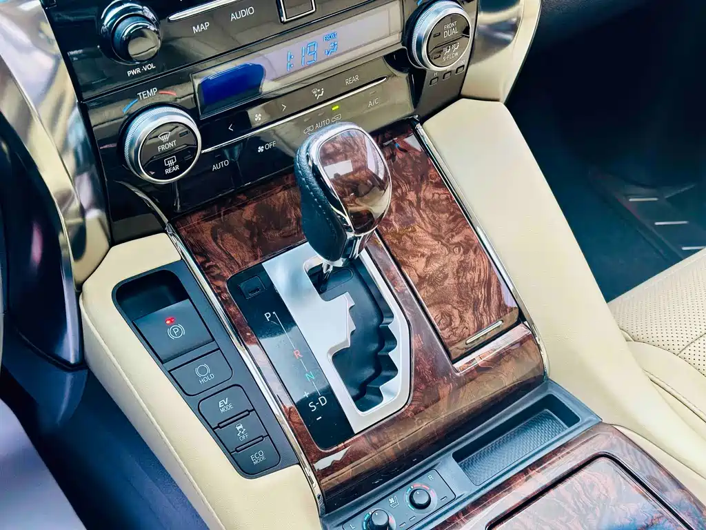 Toyota Alphard 2021 2.5L Luxury