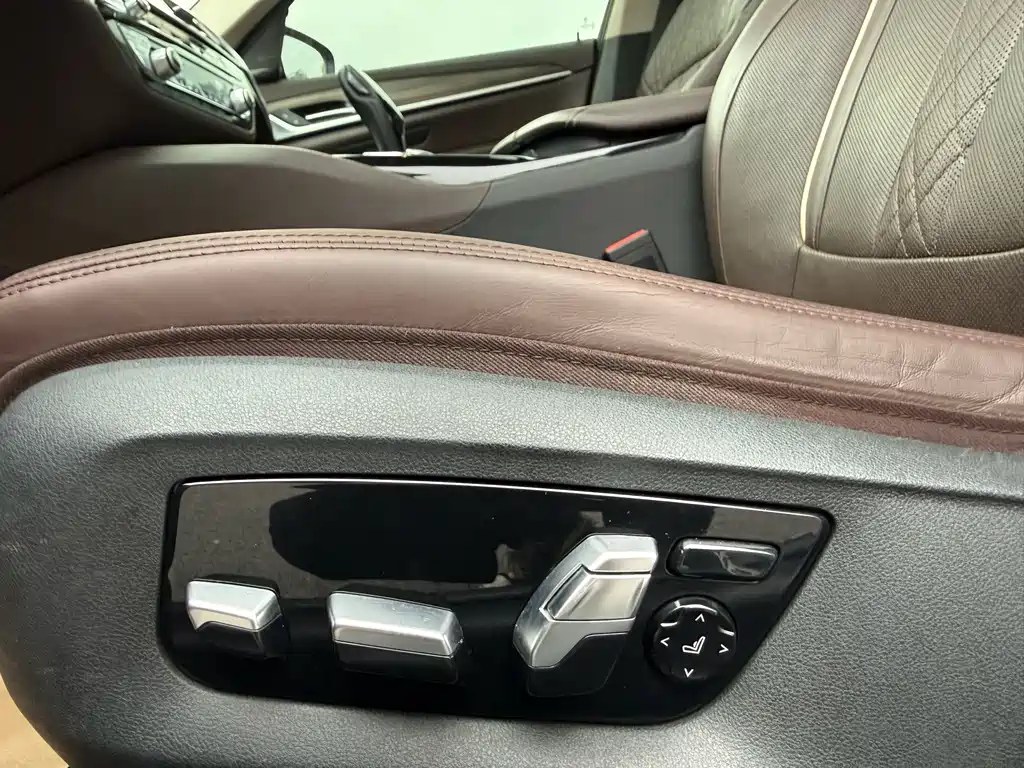 BMW 5 Series — миниатюра 44