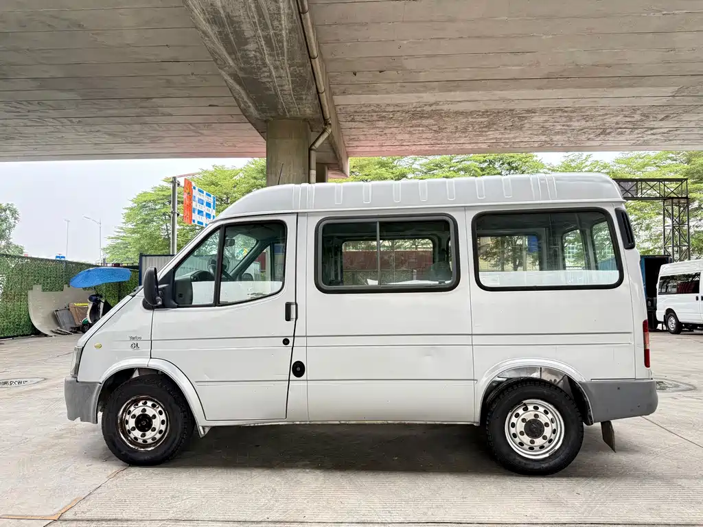 Ford Transit Classic — миниатюра 8