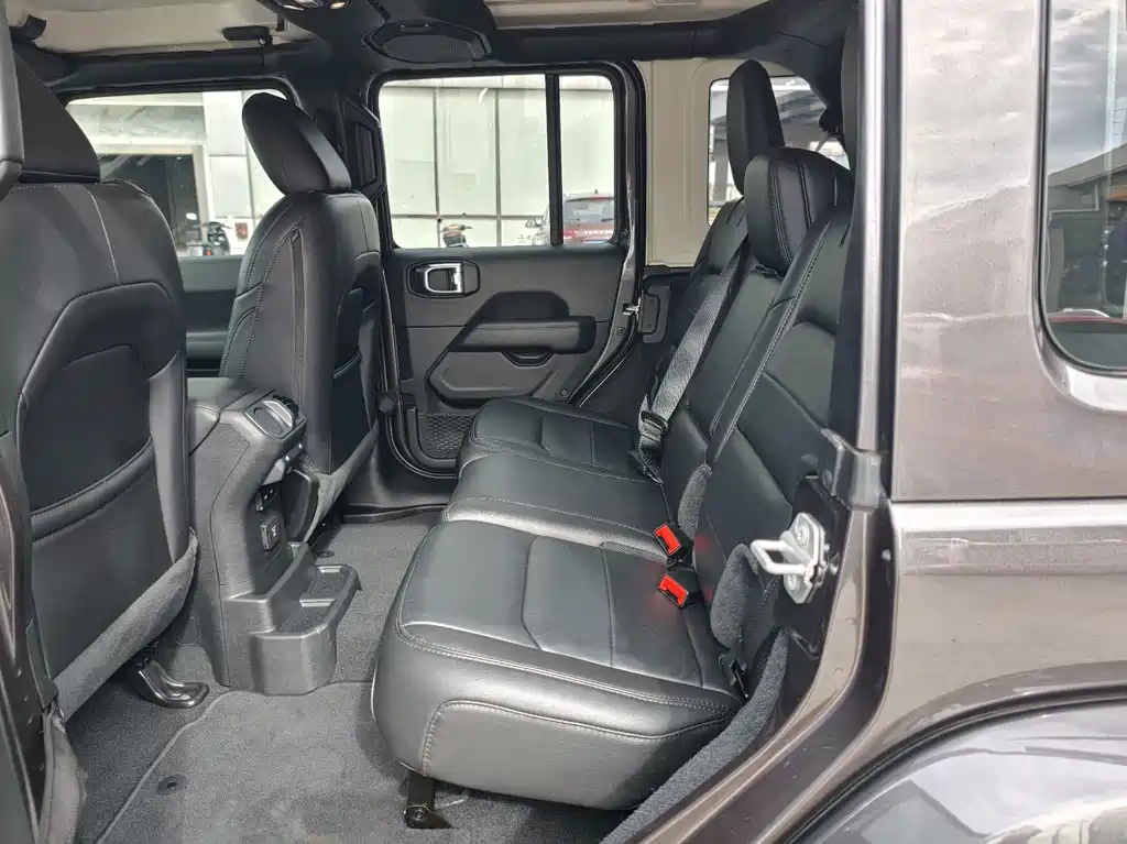 Jeep Wrangler — миниатюра 28