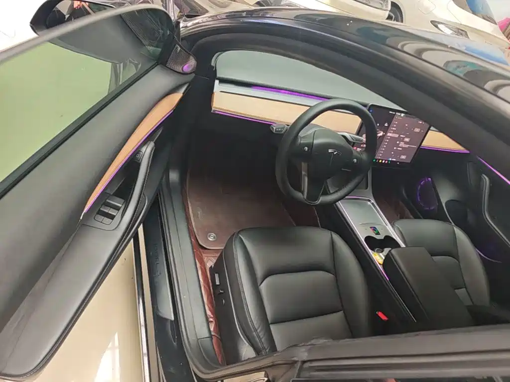 Tesla Model 3 — миниатюра 16