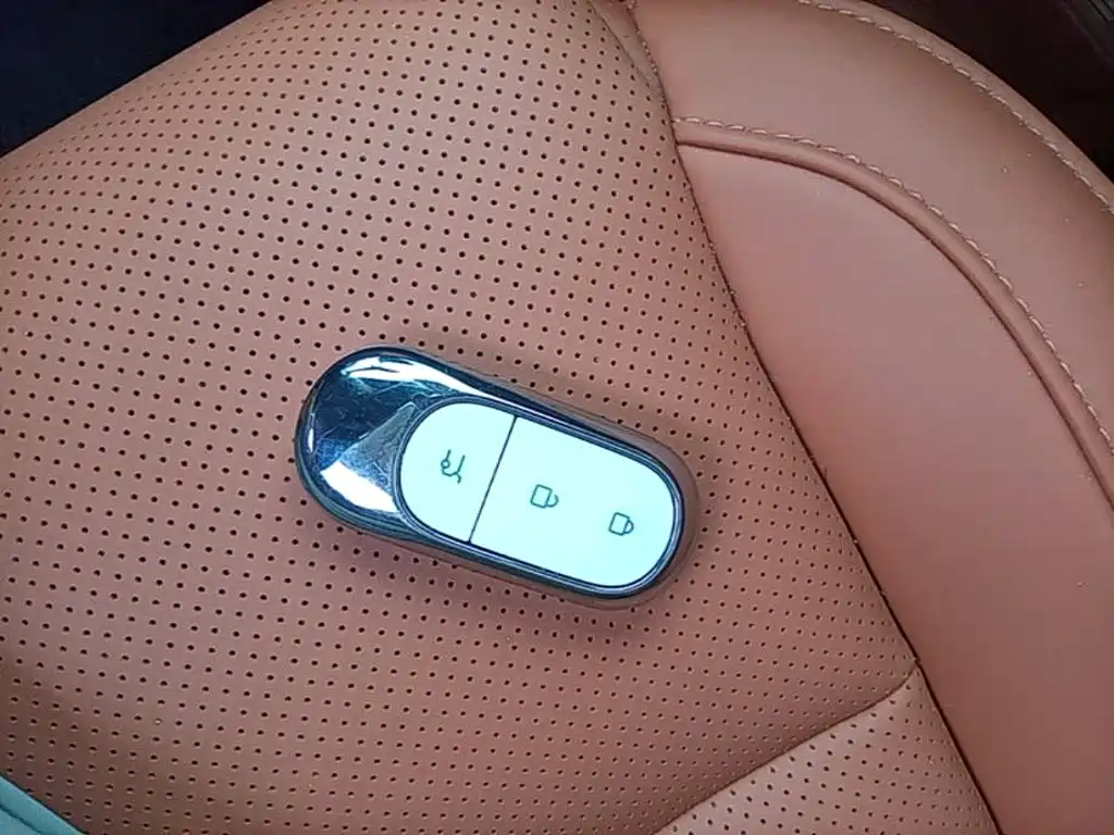 Leapmotor Leapmotor C10 — миниатюра 9