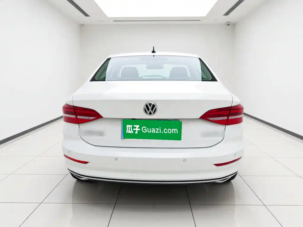 Volkswagen Lavida — миниатюра 5