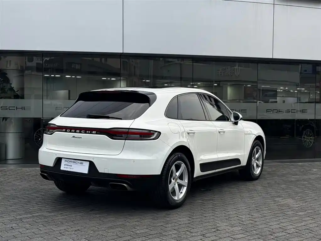 Porsche Macan — миниатюра 5