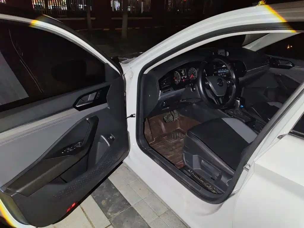 Volkswagen Sagitar — миниатюра 17