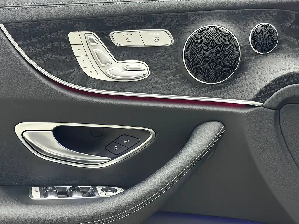 Mercedes-Benz E-Class (Import) — миниатюра 17