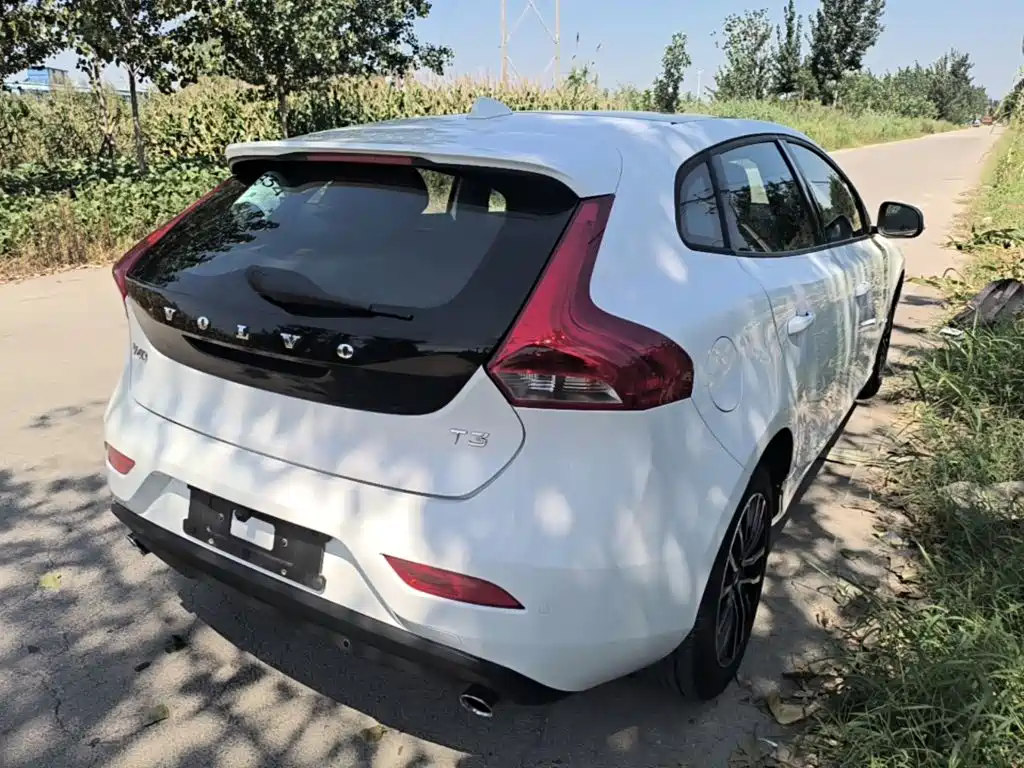 Volvo V40 — миниатюра 7
