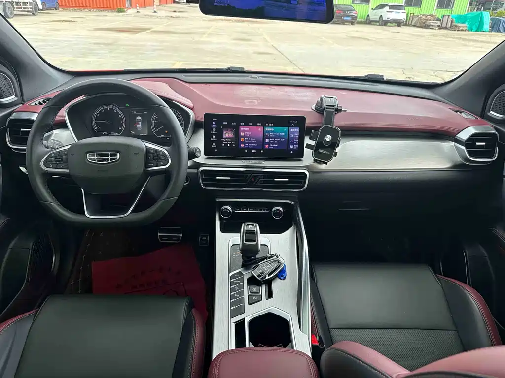 Geely Binyue — миниатюра 9