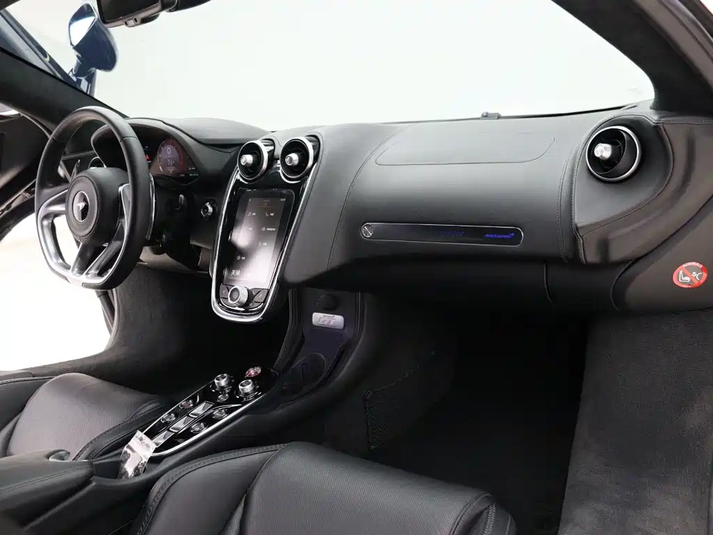 McLaren GT — миниатюра 13