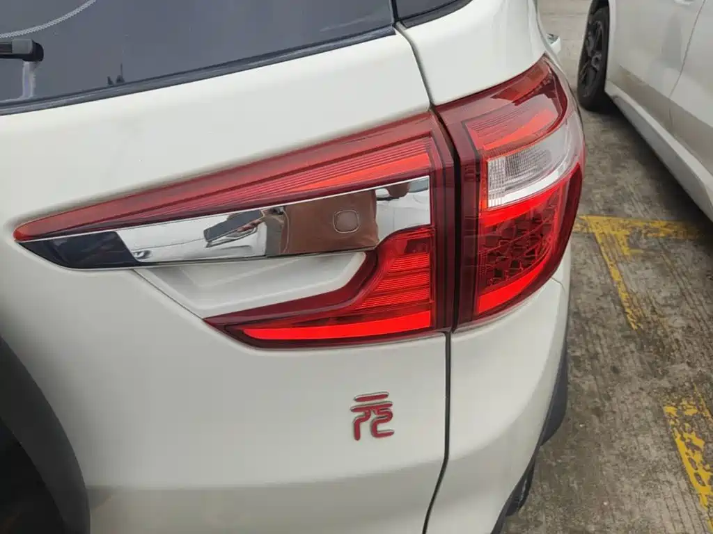 BYD Yuan — миниатюра 8