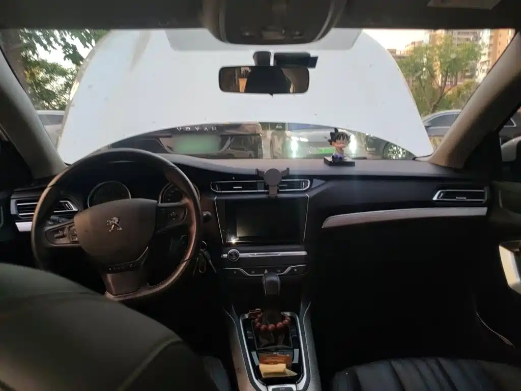 Peugeot 408 — миниатюра 5