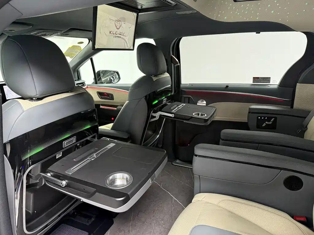 Toyota Sienna — миниатюра 14